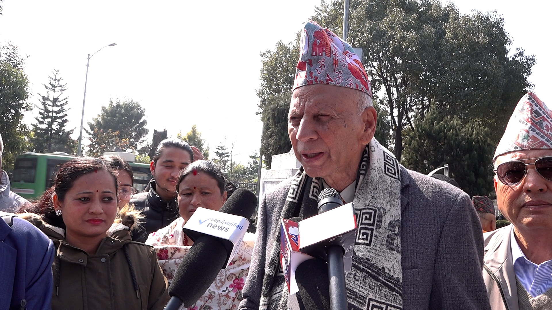 <span class='c1'>सहिद सुवेदार दयाराम खड्कालाई राष्ट्रिय विभूति</span> <span class='c2'>घोषणा गर्नुपर्छ : इतिहासविद् उपाध्याय</span>