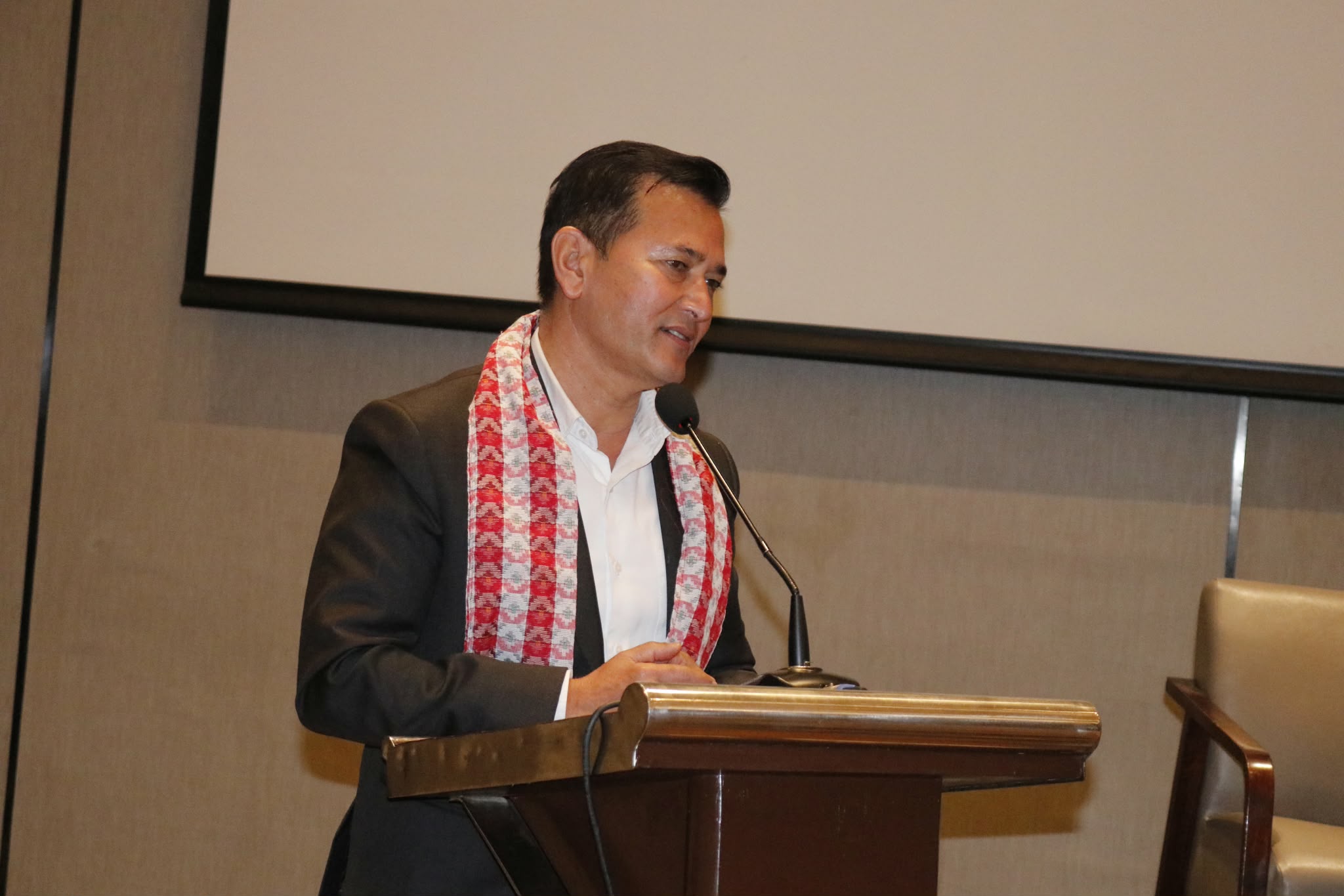 <span class='c1'>विद्युत् उत्पादनसँगै खपत र व्यापारका</span> <span class='c2'>योजना आवश्यक: इप्पान अध्यक्ष कार्की</span>