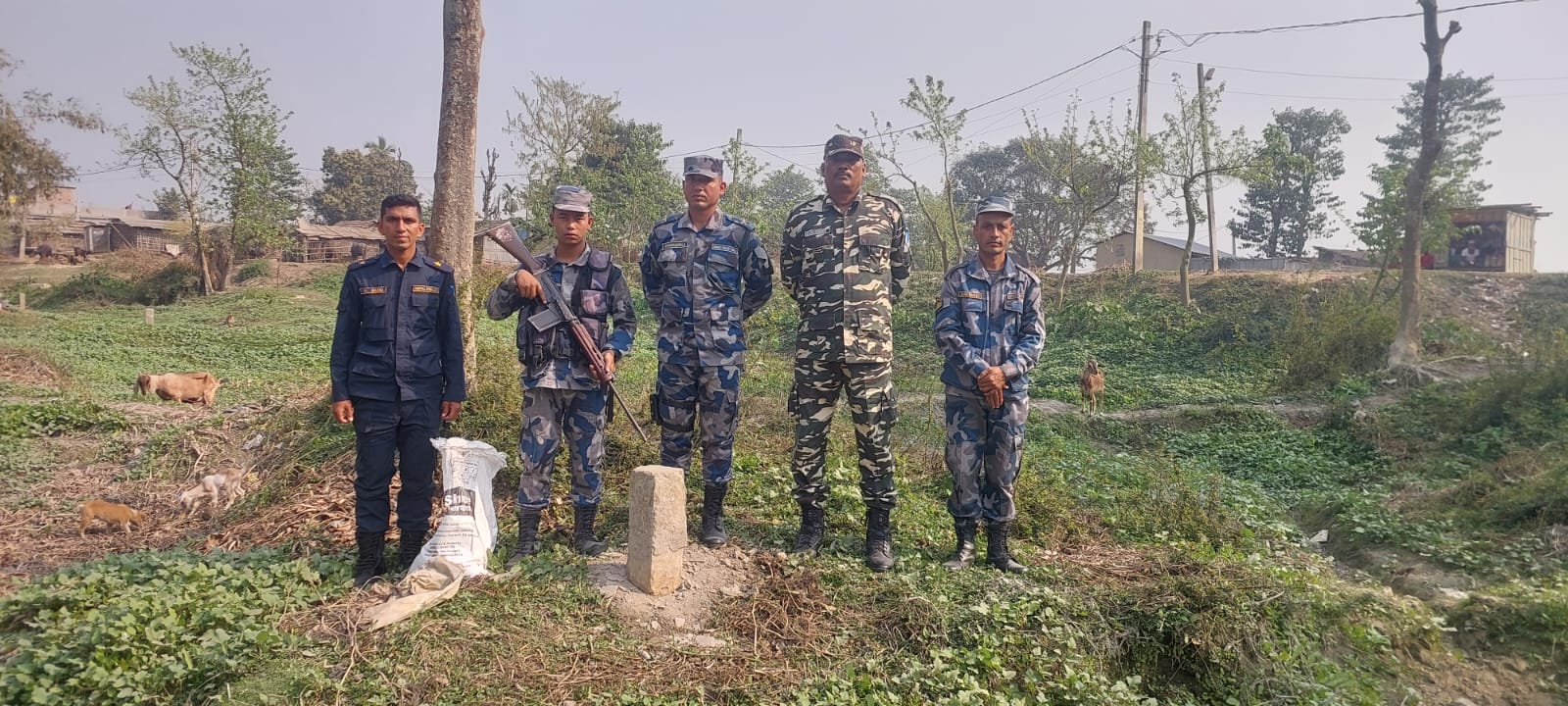 <span class='c1'>विराटनगरसँग जोडिएको नेपाल–भारत सीमा</span> <span class='c2'>स्तम्भ मर्मत तथा रंगरोगन</span>