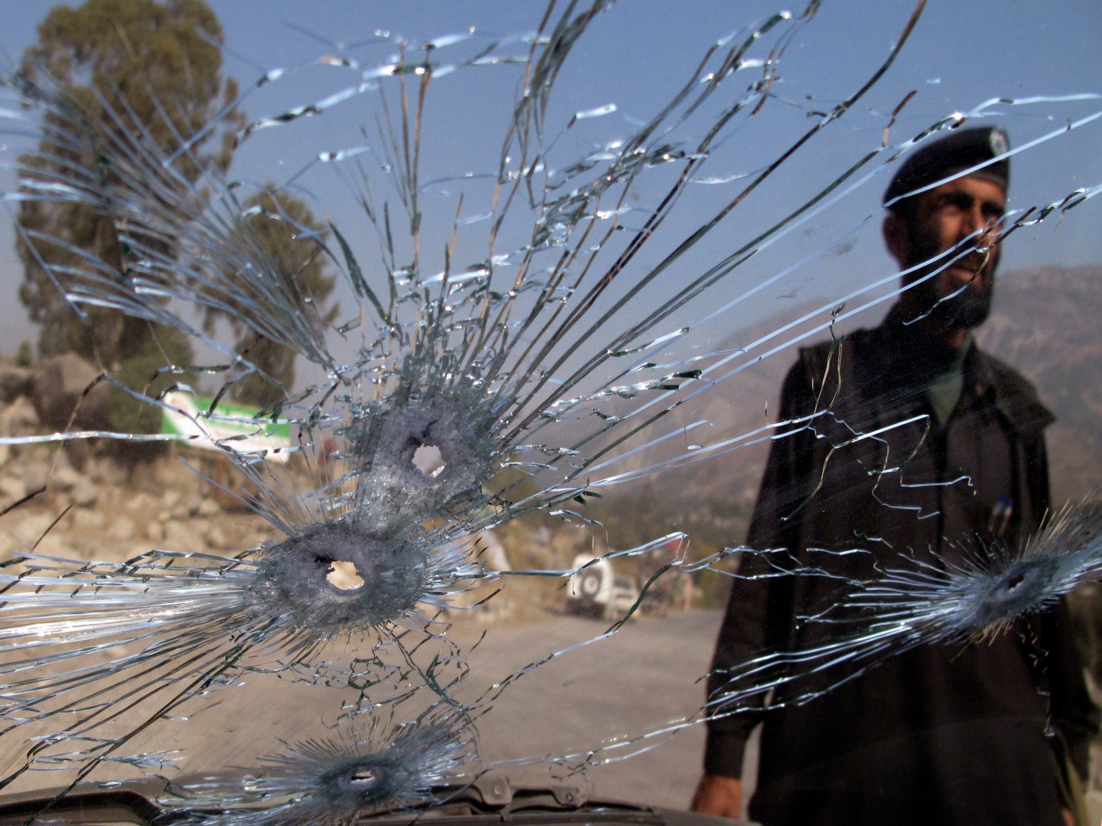 <span class='c1'>कराँचीमा चार छुट्टाछुट्टै गोलीकाण्डमा ४</span> <span class='c2'>जनाको मृत्यु, ५ घाइते</span>