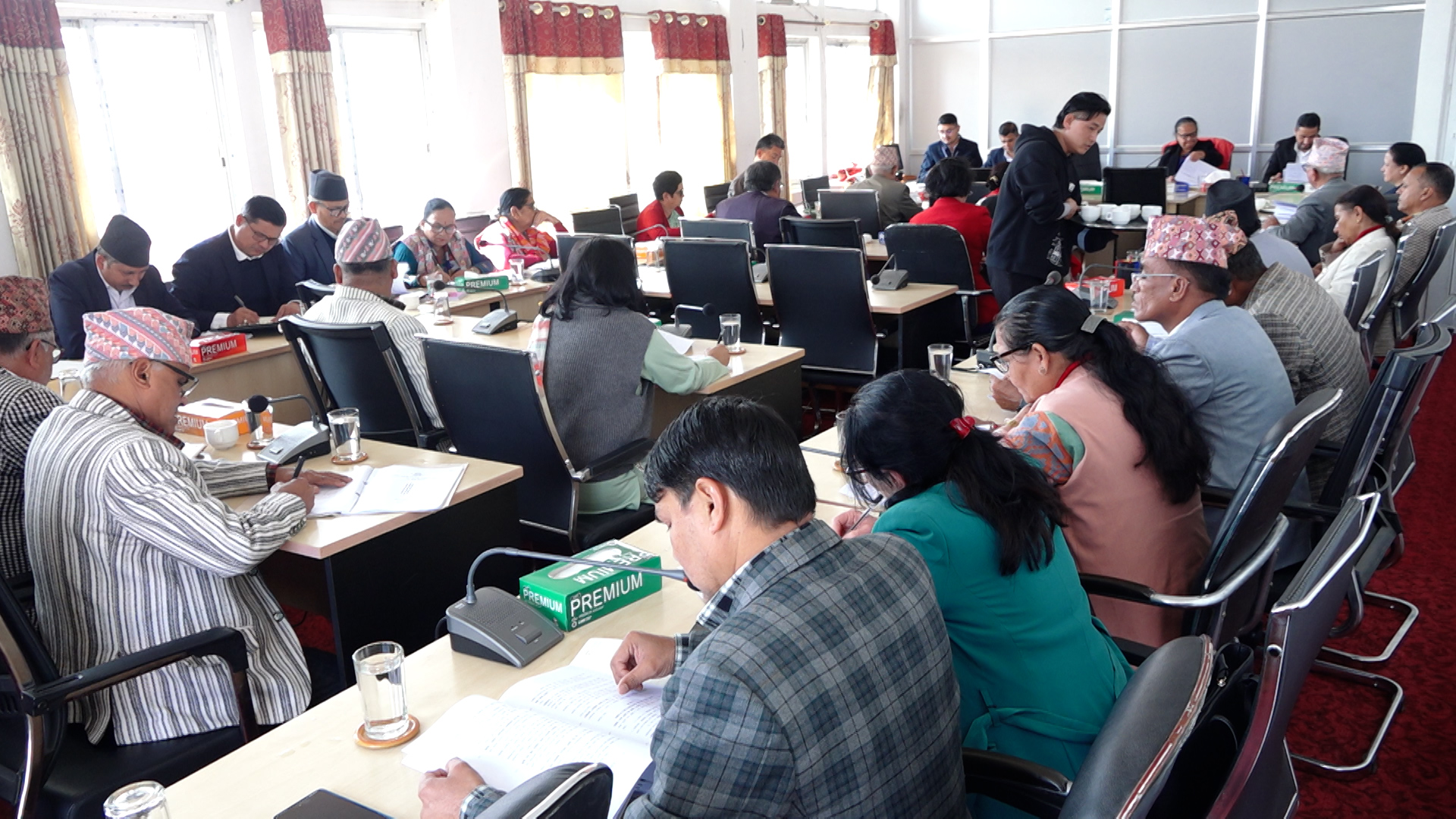 <span class='c1'>राष्ट्रियसभा अन्तर्गत दुईवटा</span> <span class='c2'>समितिको बैठक बस्दै</span>