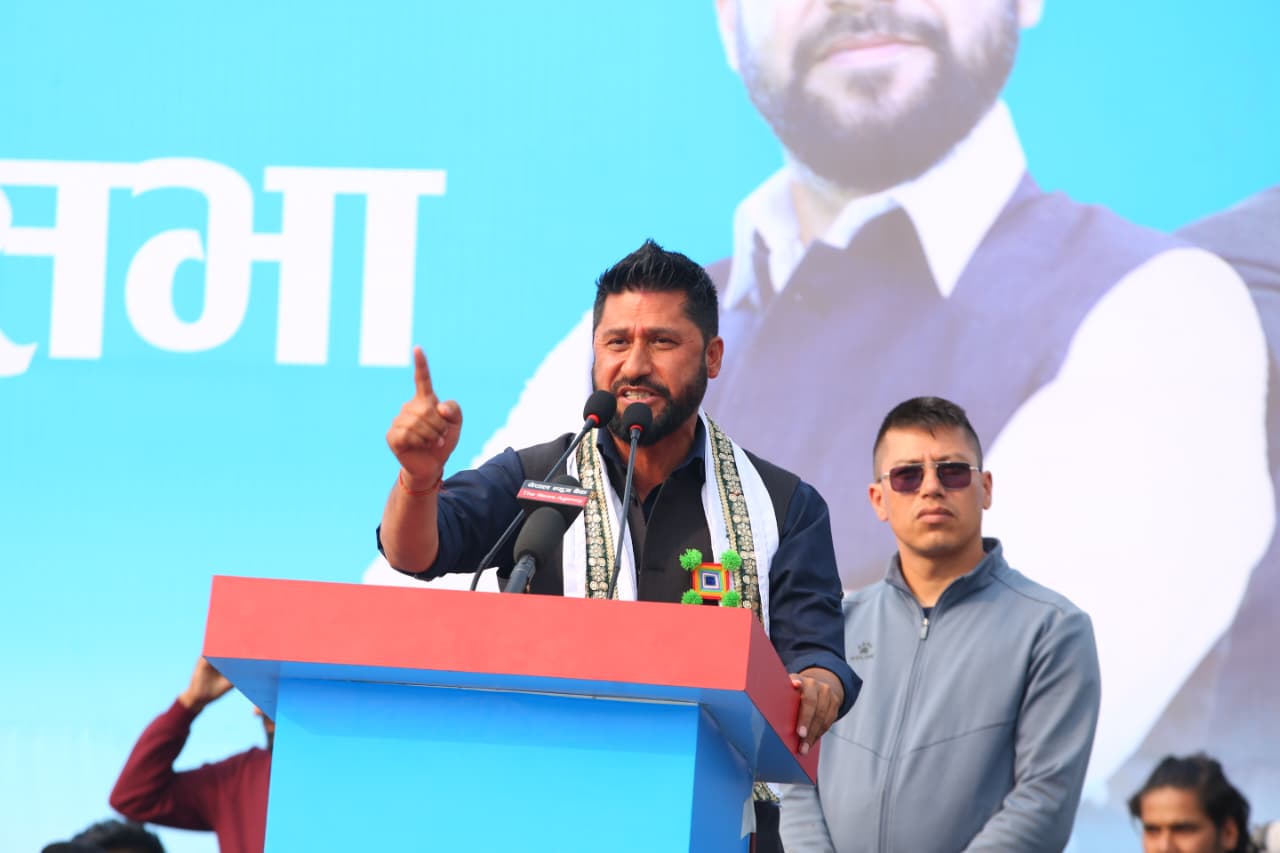 <span class='c1'>०४६ सालपछिका सबै काण्डको छानविन गर्छौं, वचतकर्ताको</span> <span class='c2'>रकम फिर्ता हुन्छ : रवि लामिछाने</span>