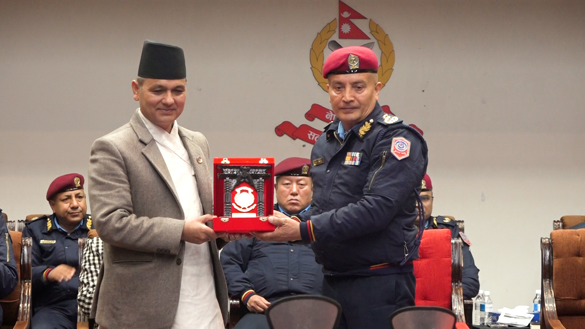 <span class='c1'>जेनजी आन्दोलनले नेपाल प्रहरीमा भौतिक र मानसिक</span> <span class='c2'>असर पारेको छ : गृहमन्त्री अर्याल</span>