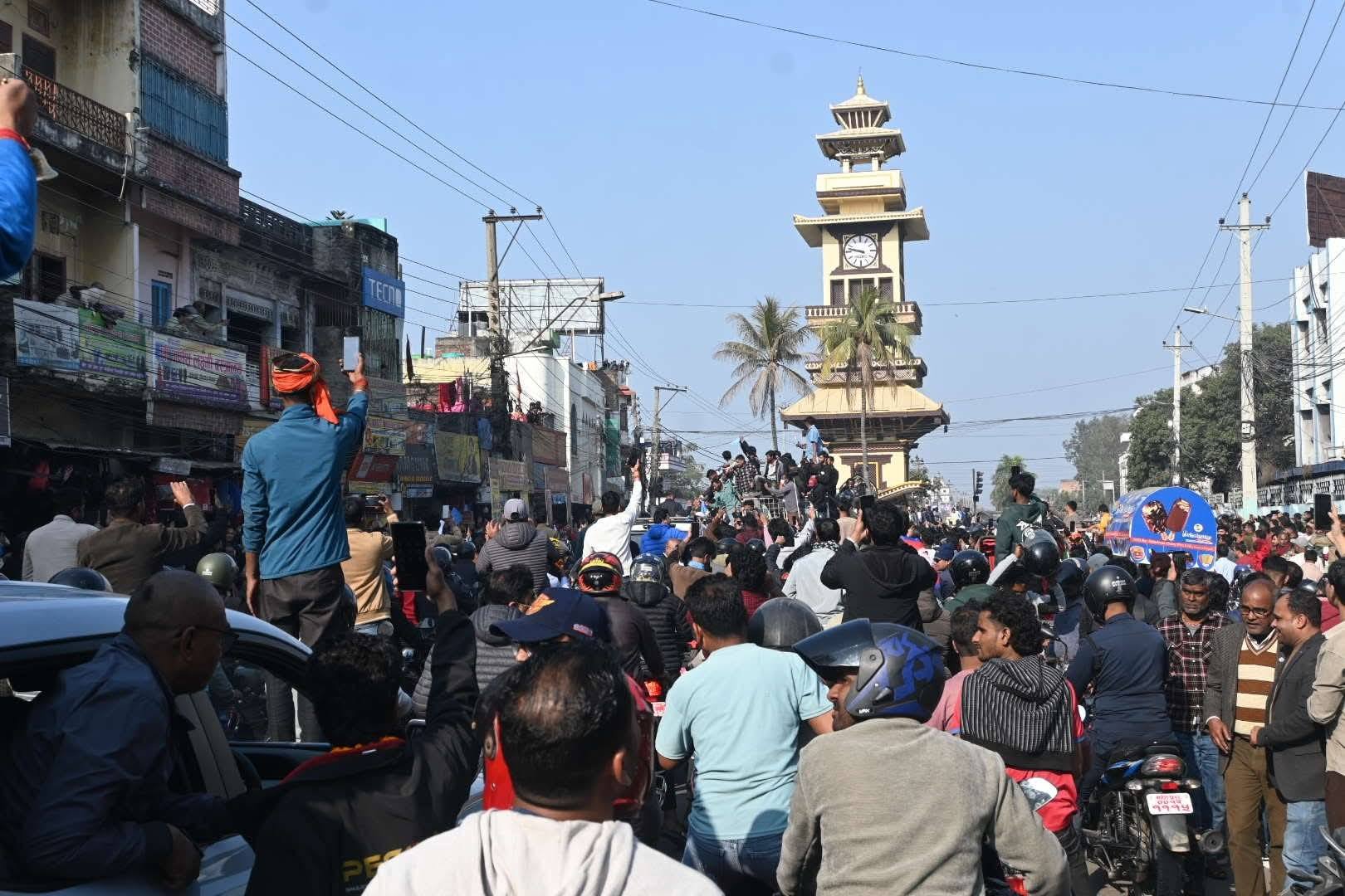 <span class='c1'>बालेनले तताए वीरगन्जको</span> <span class='c2'>राजनीतिक तापाक्रम</span>