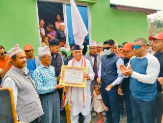 <span class='c1'>एमाले अध्यक्ष</span> <span class='c2'>ओलीलाई अभिनन्दन</span>