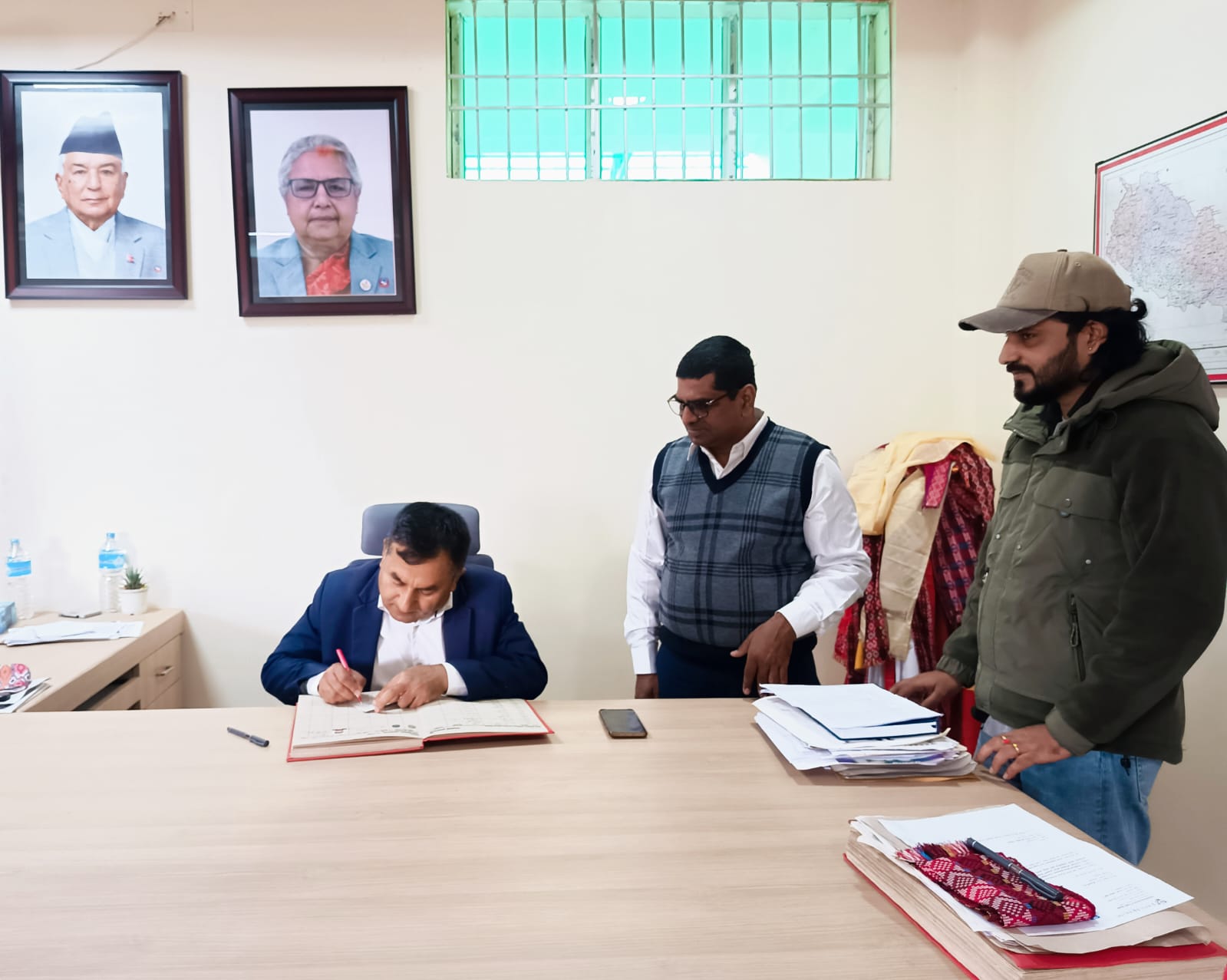 <span class='c1'>सर्लाहीमा पहिलो पटक आमाको</span> <span class='c2'>नामबाट नागरिकता वितरण</span>