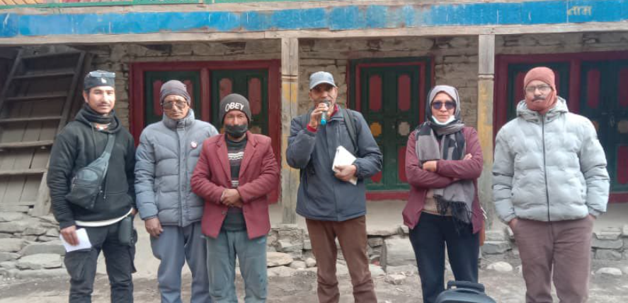 <span class='c1'>अष्ट्रेलियाको बसाई त्यागेर जुम्लामा</span> <span class='c2'>घरदैलो गर्दै मनऋषि</span>