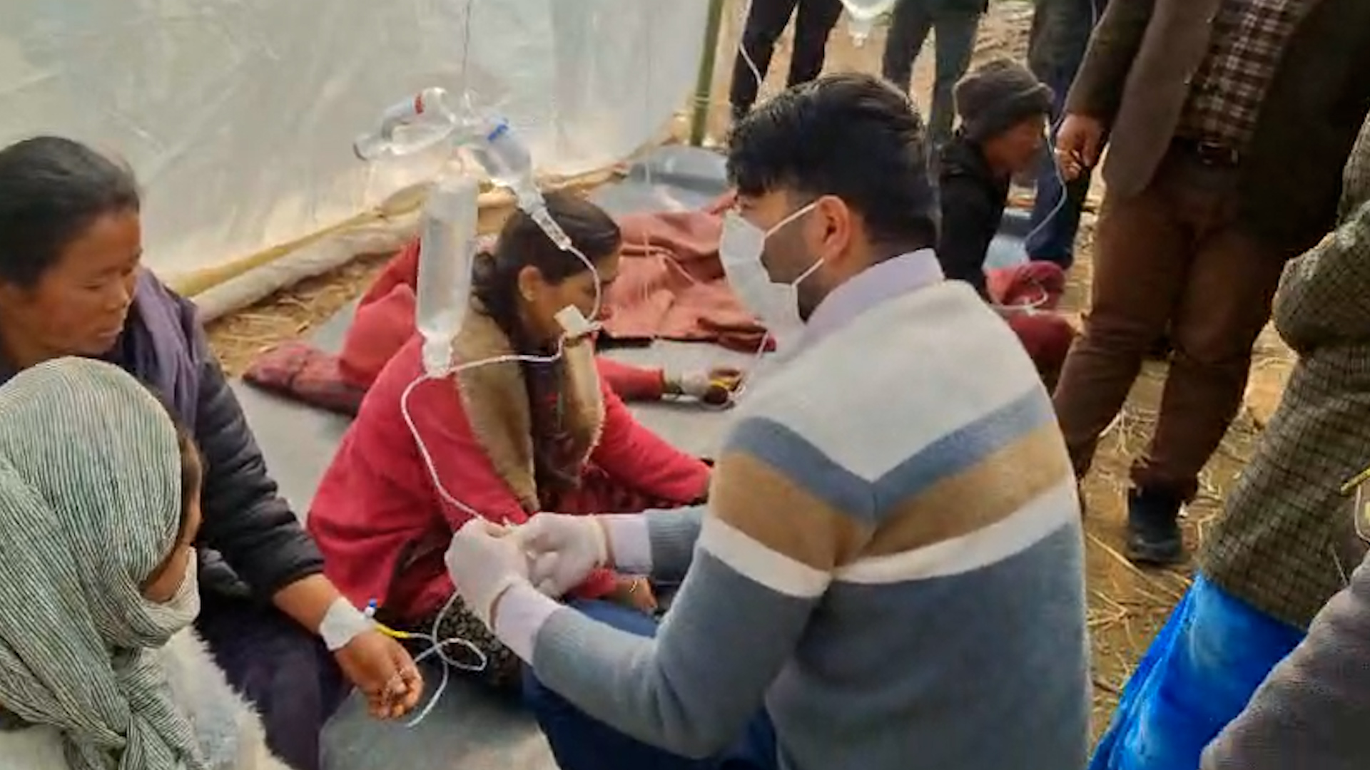 <span class='c1'>जन्तेढुंगामा विवाह भोज खाएकालाई</span> <span class='c2'>‘फुड पोइजन’ !</span>