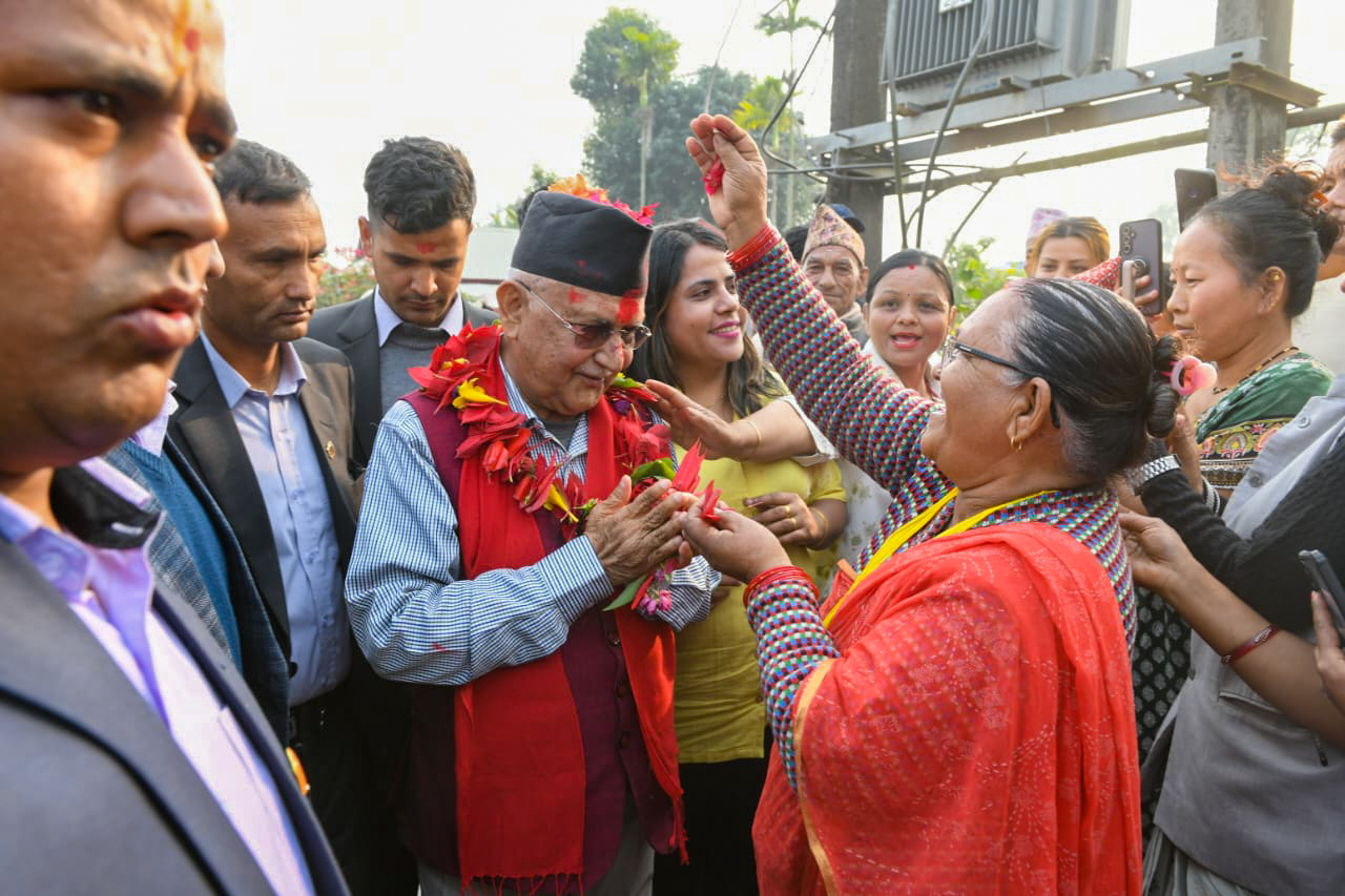 <span class='c1'>भूमिहीनको आवाज ओलीसमक्षः ‘फेरि</span> <span class='c2'>जितेर धनीपुर्जा दिलाइदिनुहोस्’</span>