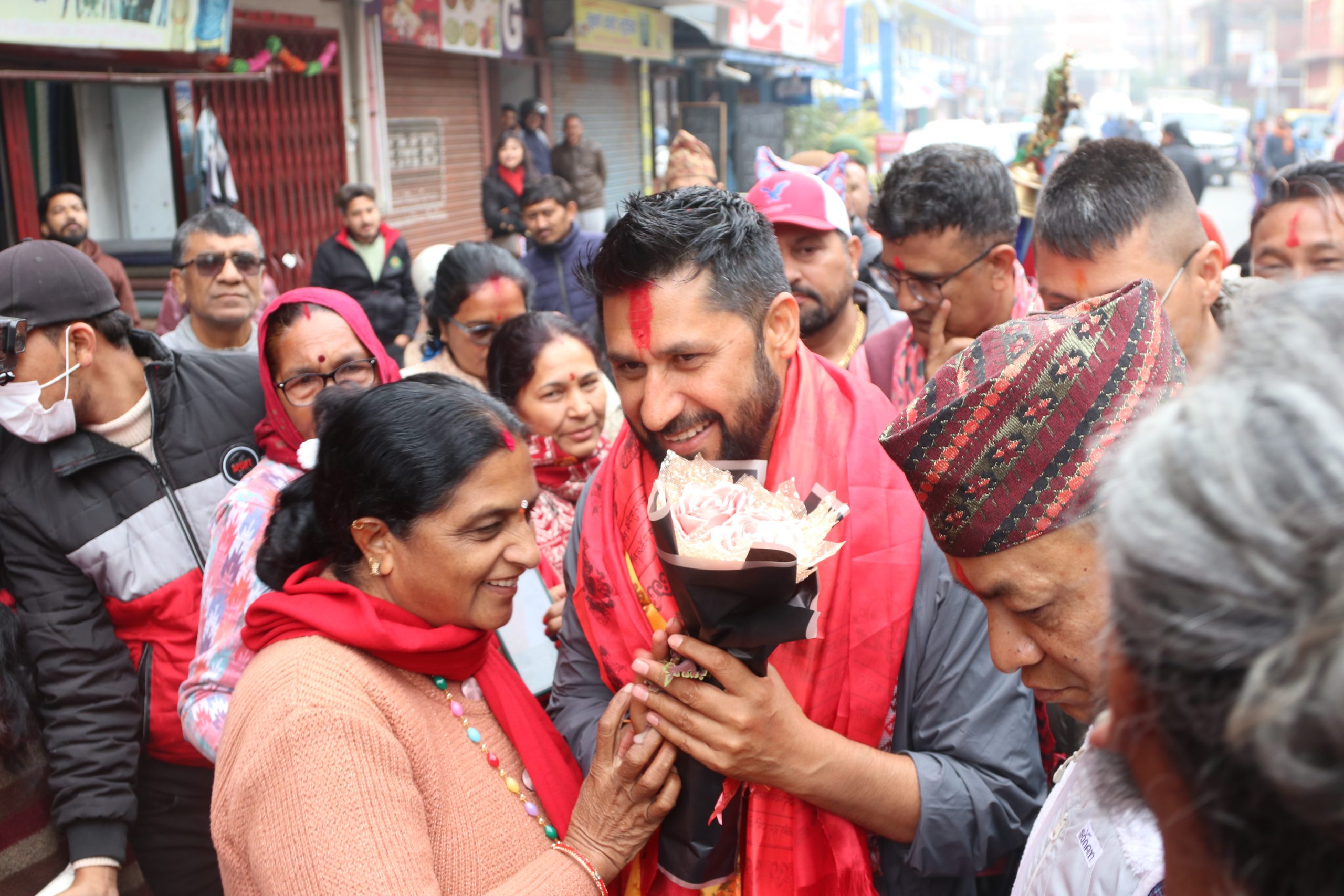 <span class='c1'>नेताले बोलेको पूरा नगरे जनताले</span> <span class='c2'>सजाय दिनुपर्छ : रवि लामिछाने</span>