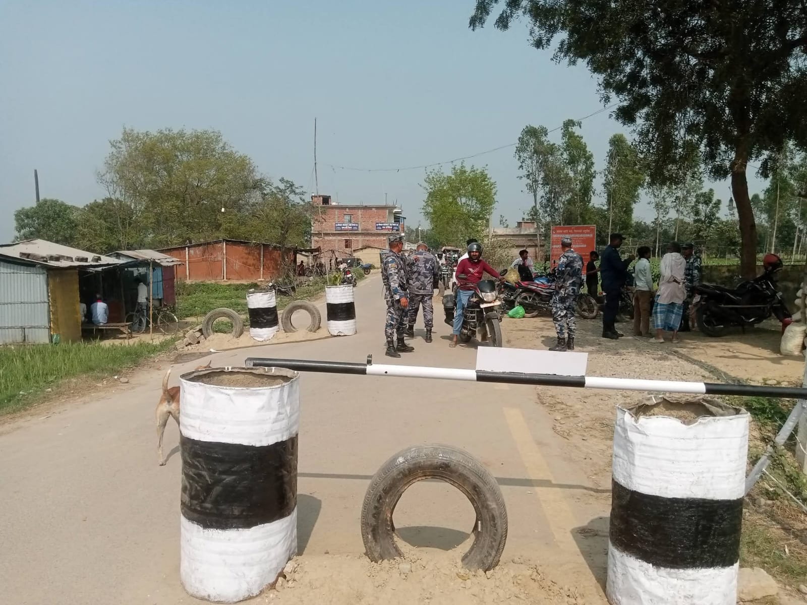 <span class='c1'>निर्वाचनको मिति नजिकिदै, सीमावर्ती</span> <span class='c2'>क्षेत्रमा सुरक्षा व्यवस्था कडा</span>