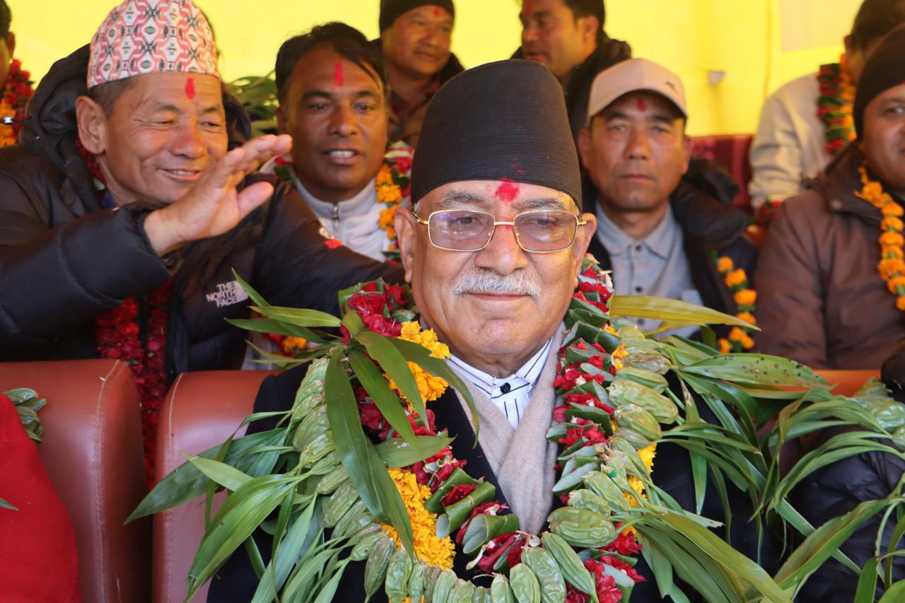 <span class='c1'>चुनबाङबाट प्रचण्डको उद्घोष :‘आगो लगाउने र</span> <span class='c2'>कुशासन चलाउनेहरू हार्नेछन्, गणतन्त्र ल्याउनेहरू जित्नेछन्’</span>