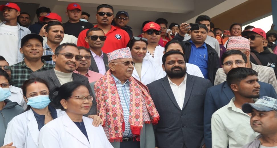 <span class='c1'>चुनावी दौडधुपले दमक अस्तव्यस्त :</span> <span class='c2'>ओली–बालेनप्रति समर्थनसँगै आक्रोश बढ्दो</span>