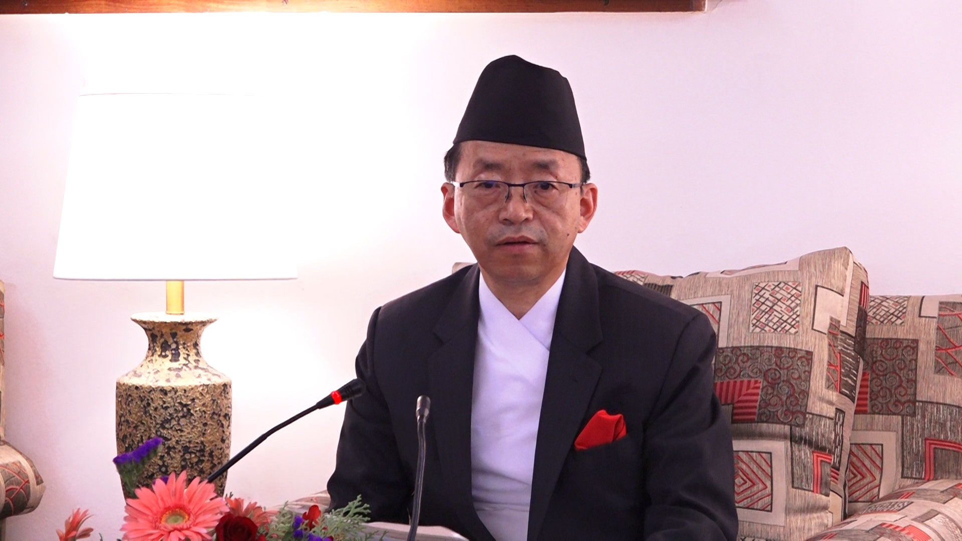 <span class='c1'>जापान भ्रमणमा दुई देशबीचको</span> <span class='c2'>सम्बन्ध अभिवृद्धि सम्बन्धी छलफल</span>