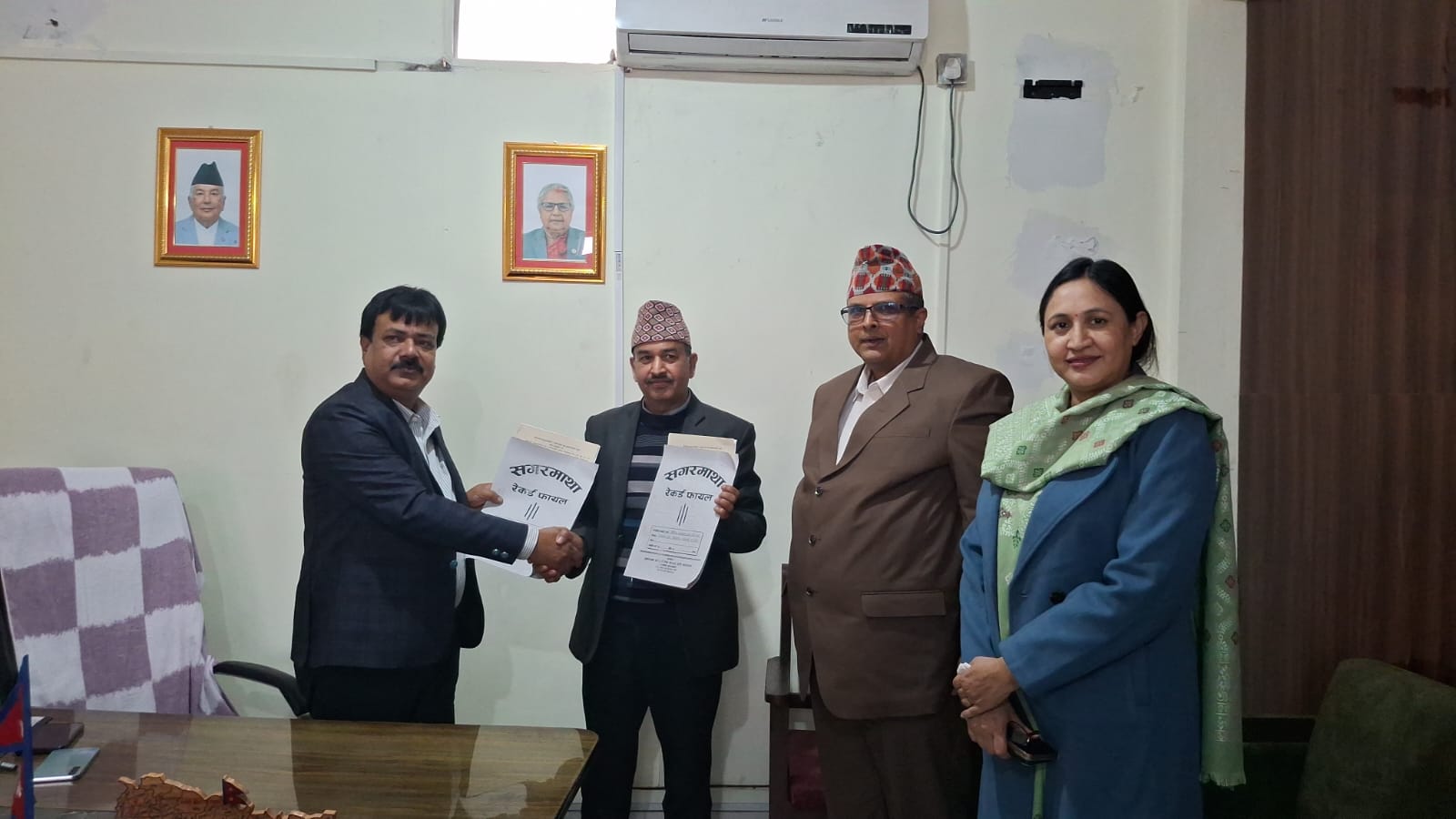 <span class='c1'>वीरेन्द्र सभागृहमा कोशी प्रदेशसभा सञ्चालन गर्न</span> <span class='c2'>महानगर र प्रदेशसभा सचिवालयबीच सम्झौता</span>