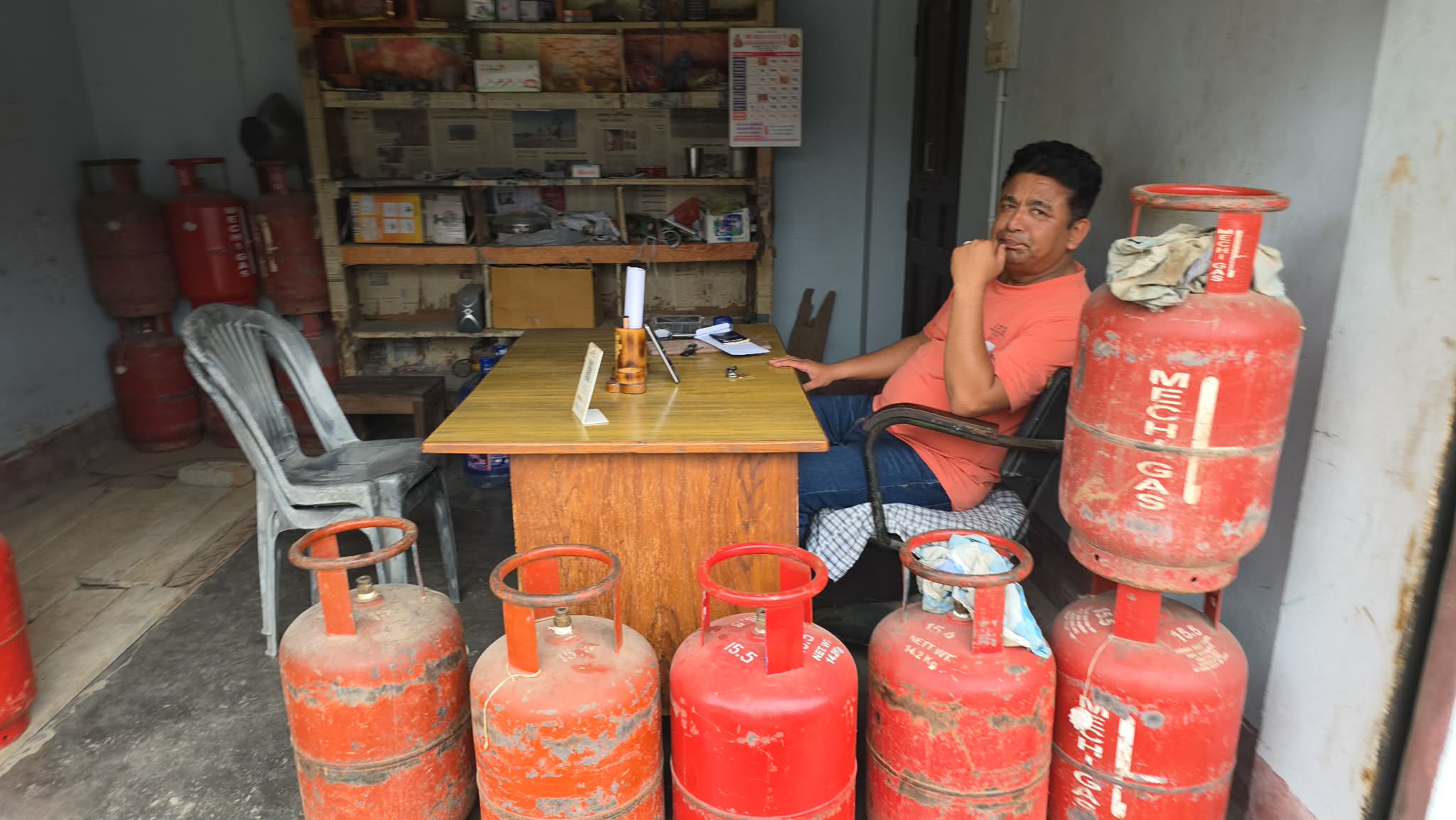 <span class='c1'>खाना पकाउने ग्यास र इन्धनको कृत्रिम अभाव</span> <span class='c2'>गराएर मूल्य बढाउने माथि महानगरको निगरानी सुरु</span>