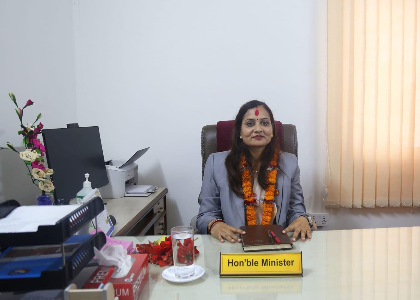 <span class='c1'>निशा मेहता स्वास्थ्यमन्त्री नियुक्त ,बिराट</span> <span class='c2'>मेडिकल कलेज परिवारद्वारा बधाई</span>