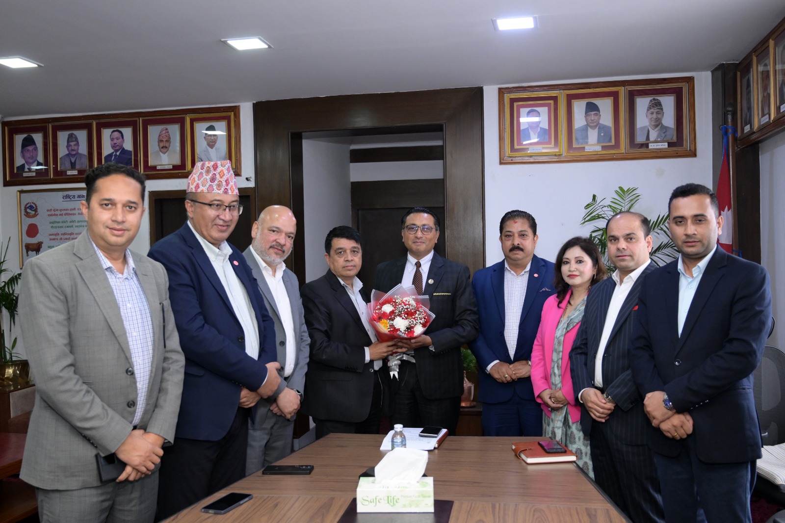 <span class='c1'>अब निजी क्षेत्रले घुस खुवाउनु पर्दैन,</span> <span class='c2'>ढुक्क भएर लगानी बढाउनुस: अर्थमन्त्री वाग्ले</span>