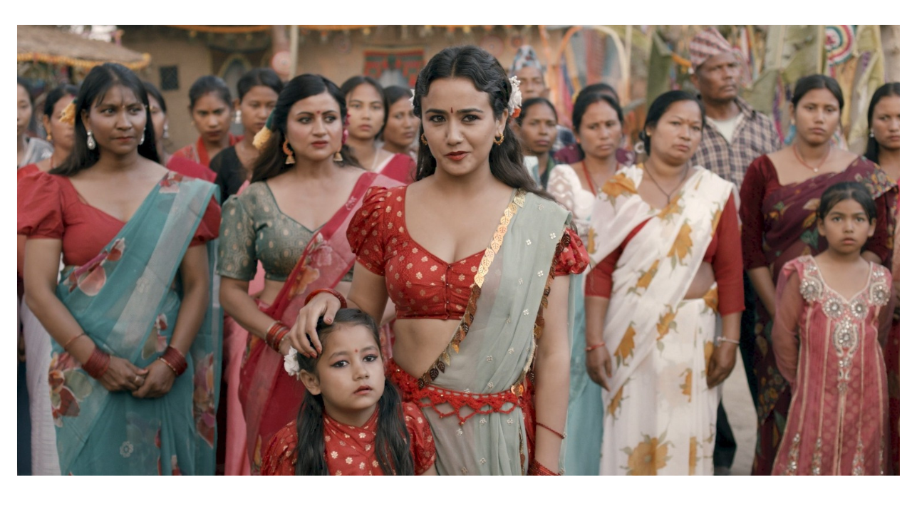 <span class='c1'>टिकटकर र रील्स प्रयोगकर्ताको रोजाईमा ‘लालीबजार’ को</span> <span class='c2'>गीत ‘मायालाई के दिउँ म बैना’</span>