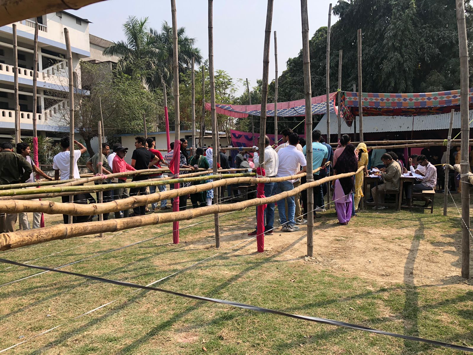 <span class='c1'>मोरङमा ४५ प्रतिशतले</span> <span class='c2'>गरे मतदान</span>