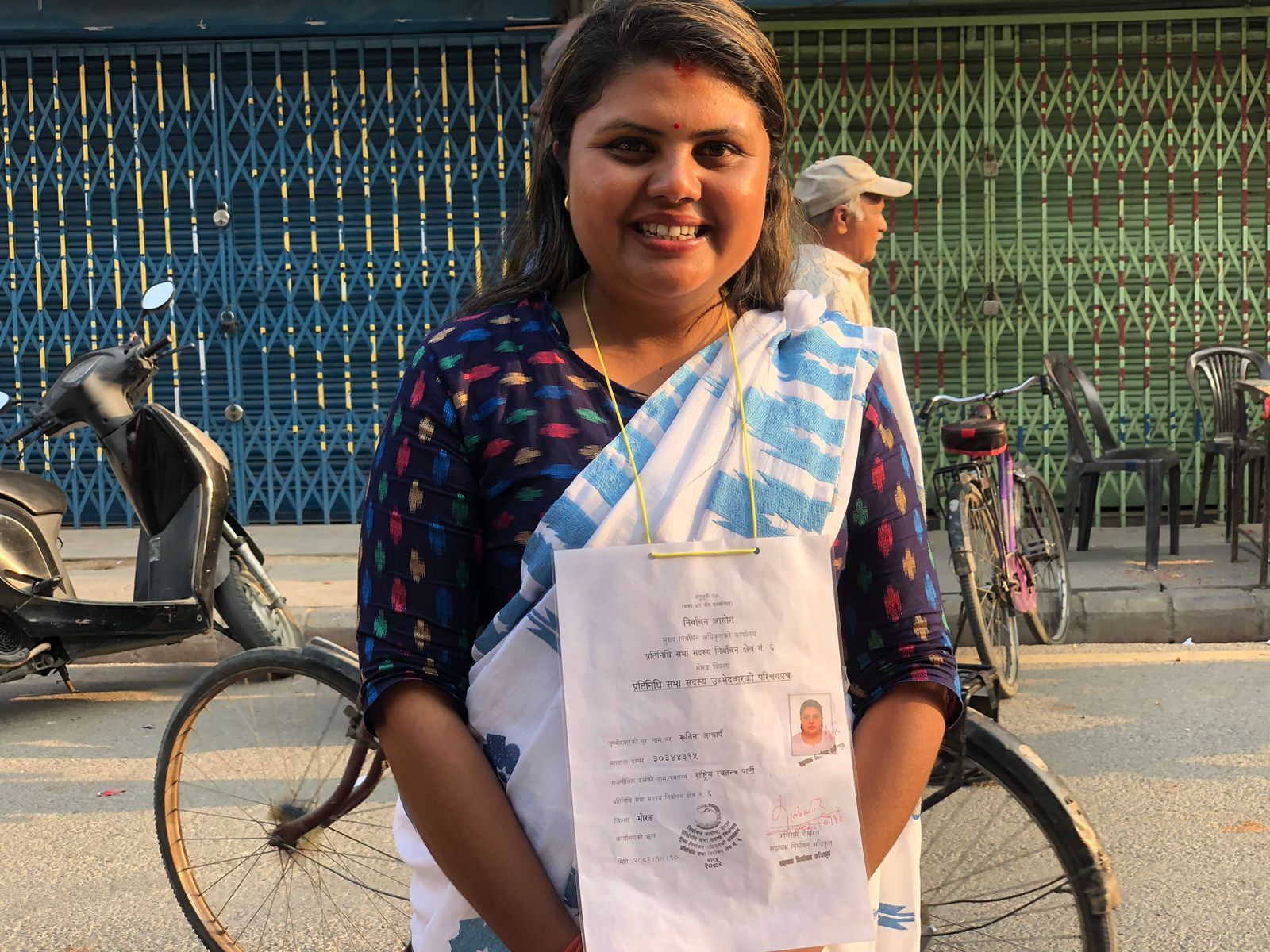 <span class='c1'>मोरङ ६ मा रास्वपा उम्मेदवार रुबिना</span> <span class='c2'>निरन्तर अगाडी, शेखरलाई माटोको चुनौती</span>