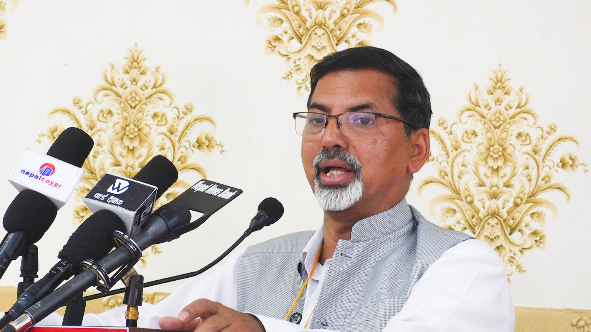 <span class='c1'>रुकुमका जनताको सपनालाई पूरा</span> <span class='c2'>गर्न जनार्दन शर्माको सुझाव</span>