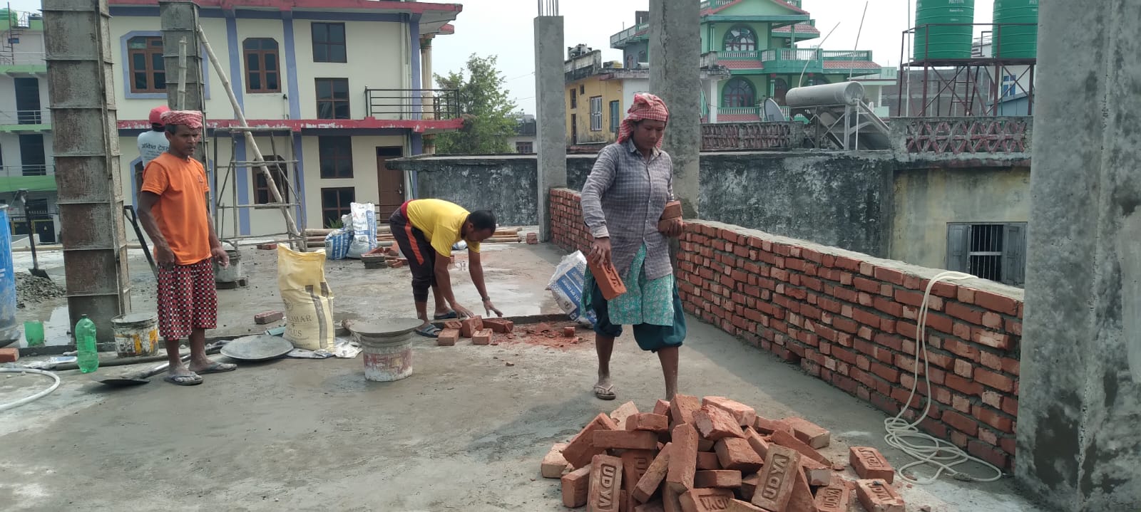 <span class='c1'>नारामा सीमित नारी दिवस : चन्द्रपुरका</span> <span class='c2'>महिला श्रमिकलाई ‘समान ज्याला’ सपना मात्र</span>