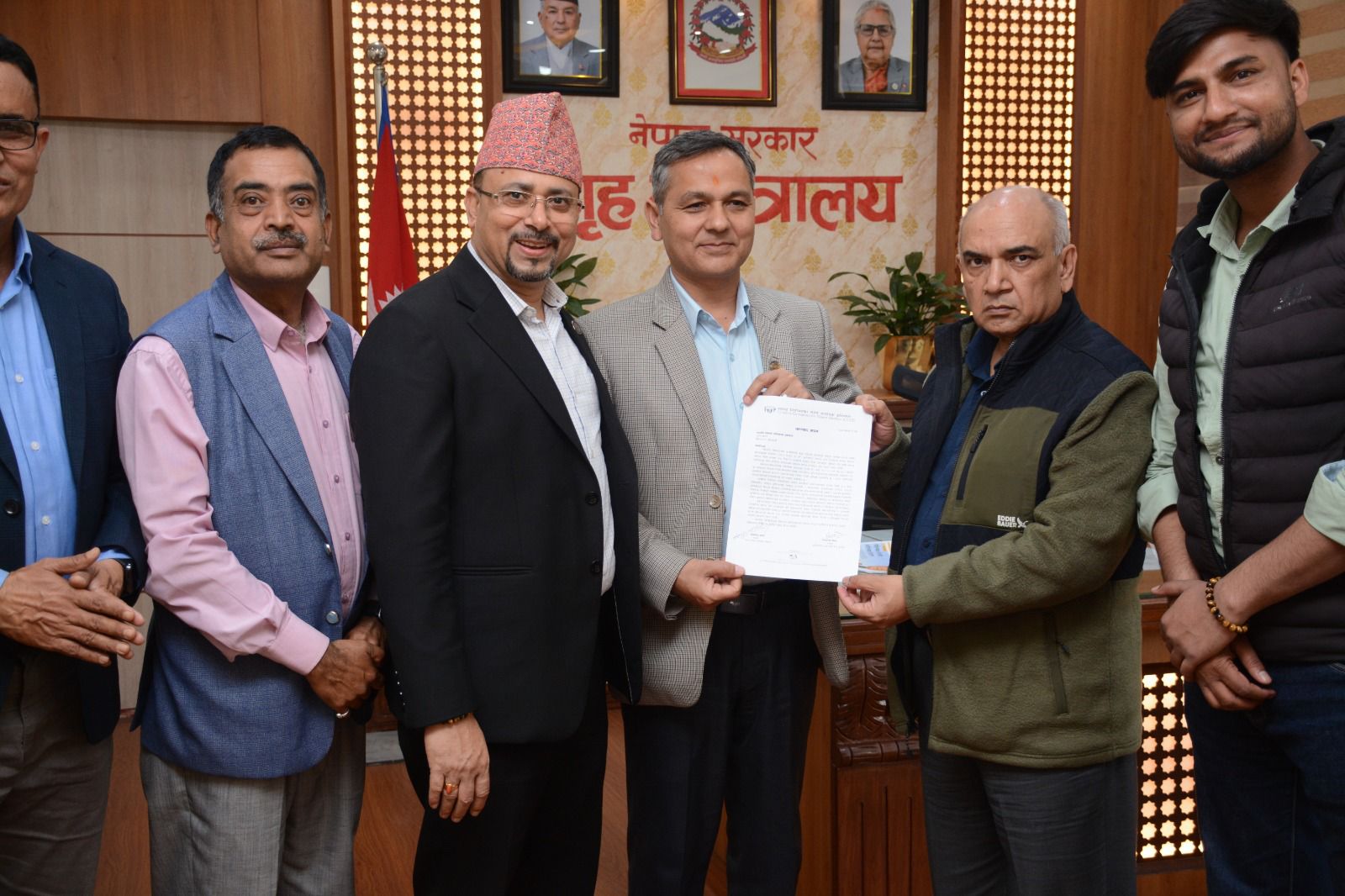 <span class='c1'>सरकारलाई स्वच्छ निर्वाचनका लागि</span> <span class='c2'>नागरिक अभियानको धन्यवाद ज्ञापन</span>