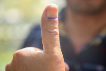 <span class='c1'>देशभर शान्तिपूर्ण मतदान, केही</span> <span class='c2'>स्थानमा सामान्य विवाद</span>