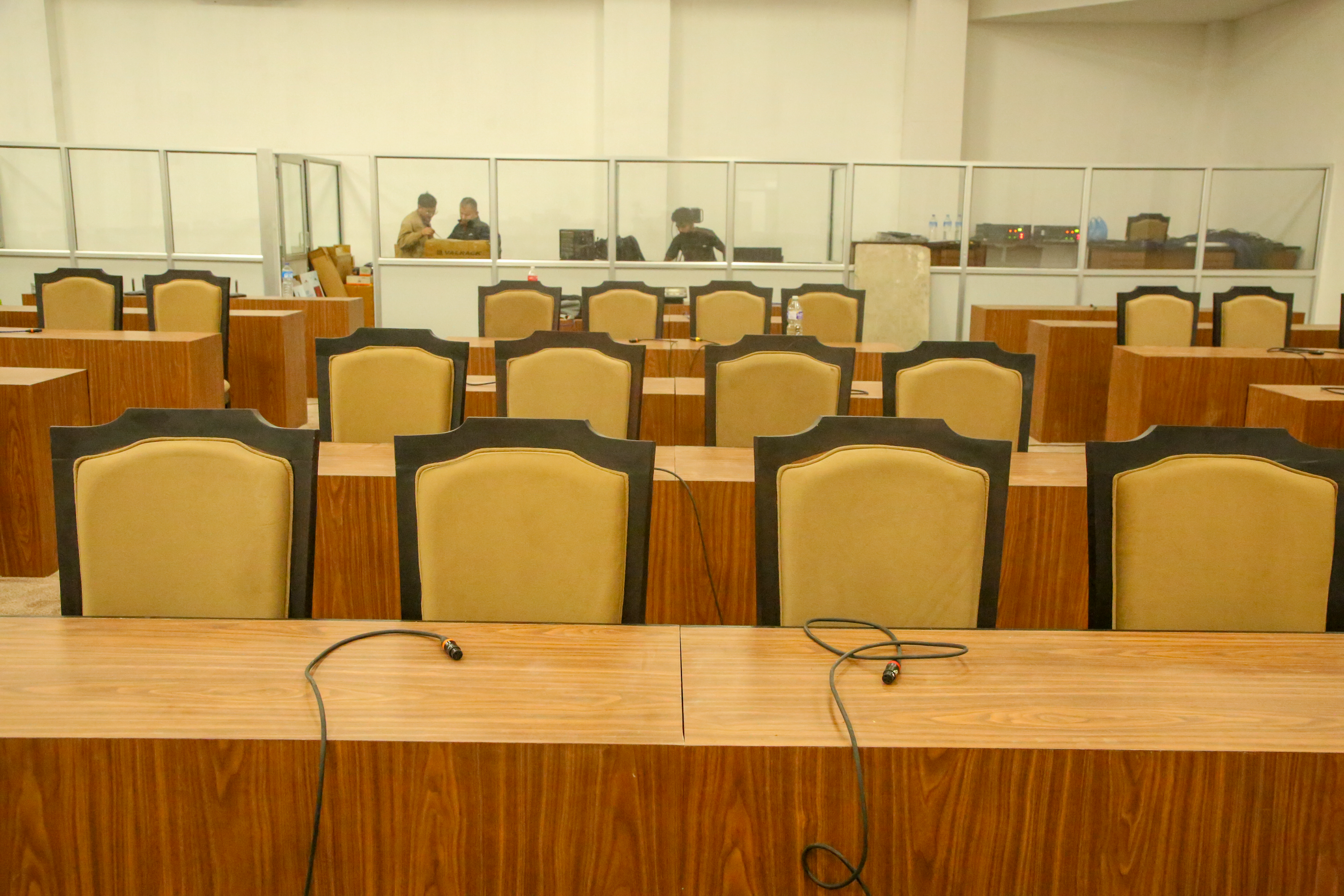 <span class='c1'>नवनिर्वाचित सांसदहरूको शपथ</span> <span class='c2'>चैत १२ गते</span>