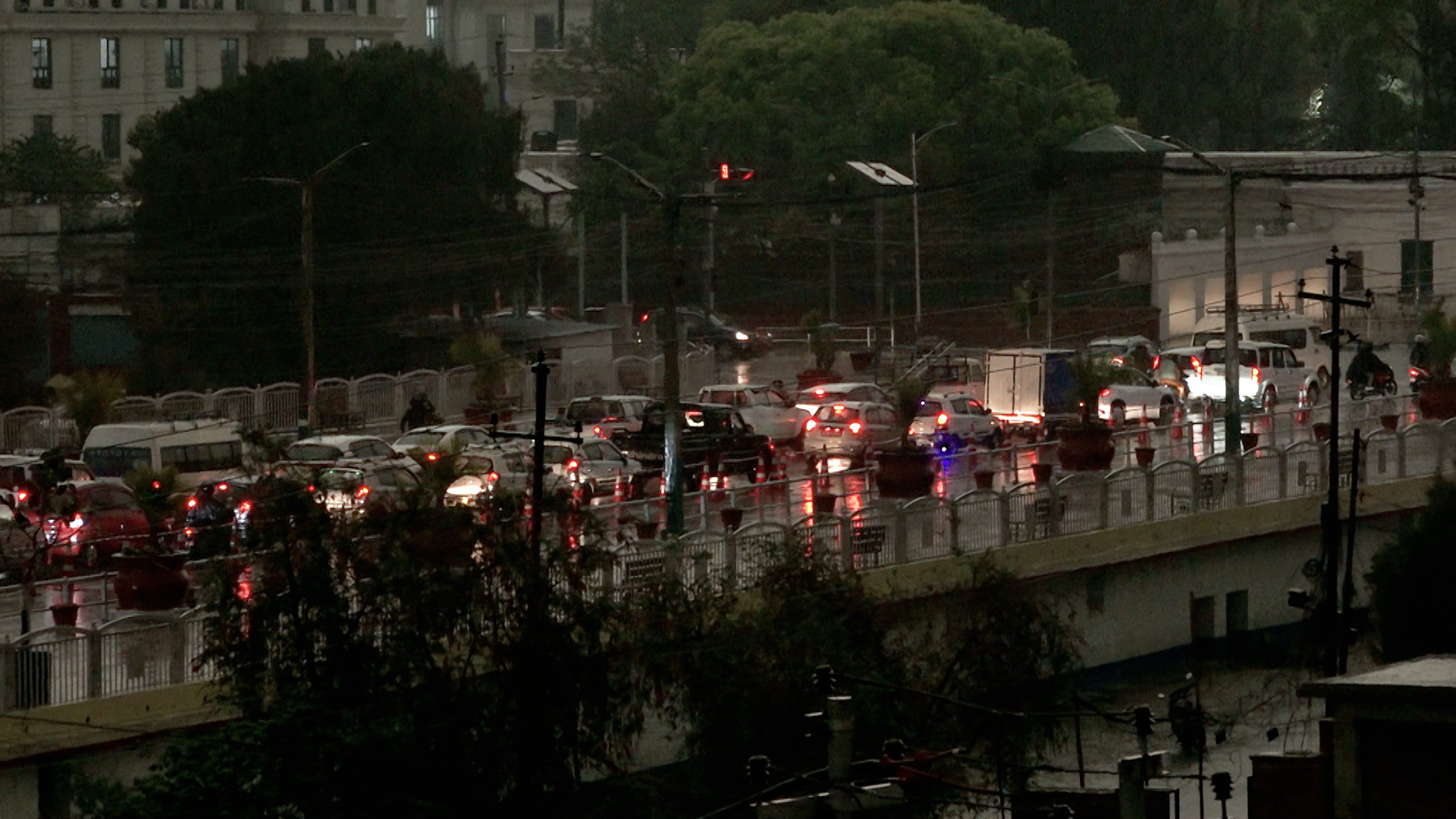 <span class='c1'>काठमाडौं उपत्यकामा असिनासहित</span> <span class='c2'>वर्षा, जनजीवन प्रभावित</span>