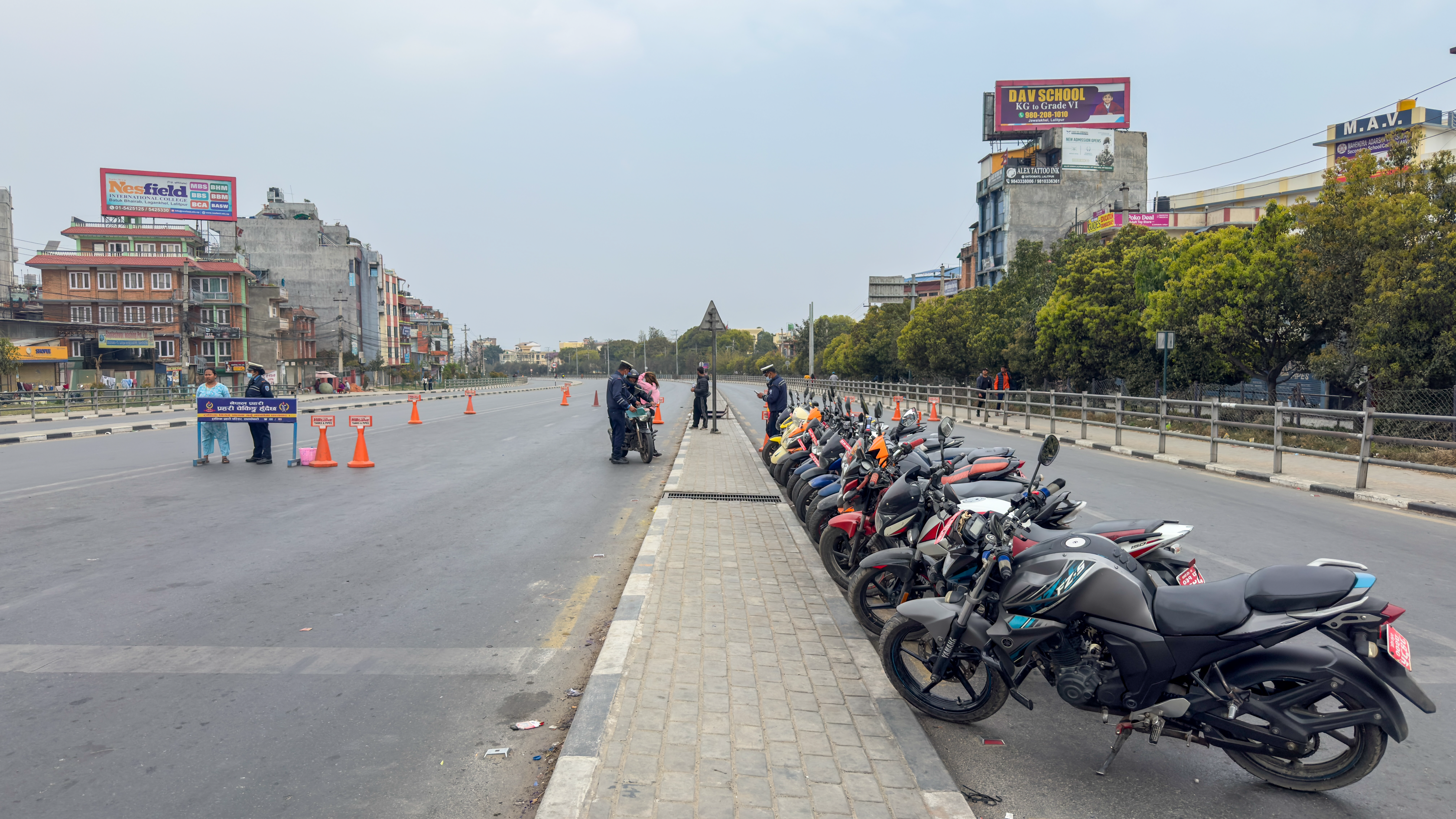 <span class='c1'>निर्वाचनका दिन काठमाडौं उपत्यकामा अनुमती</span> <span class='c2'>बिना चलाइएका ९०० सवारी नियन्त्रणमा</span>