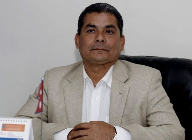 <span class='c1'>प्रसाईँलाई पक्राउ गर्न प्रहरी</span> <span class='c2'>पुगे उनकै घर</span>