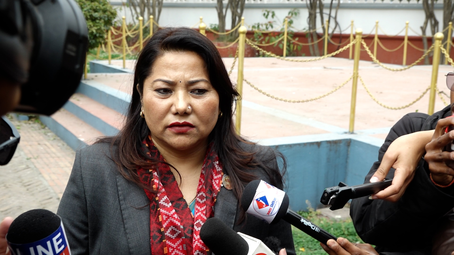 <span class='c1'>एमालेको नेतृत्व परिवर्तनबारे तत्काल निर्णय हुने</span> <span class='c2'>संभावना छैन : रामकुमारी झाँक्री</span>