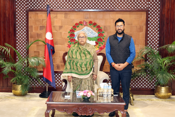 <span class='c1'>प्रधानमन्त्री कार्की र सभापति लामिछानेबिच</span> <span class='c2'>भेट, रविले बुझाए बधाई ज्ञापन</span>