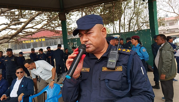 <span class='c1'>पाँच दिनमै ७ जना</span> <span class='c2'>फरार अभियुक्त पक्राउ</span>