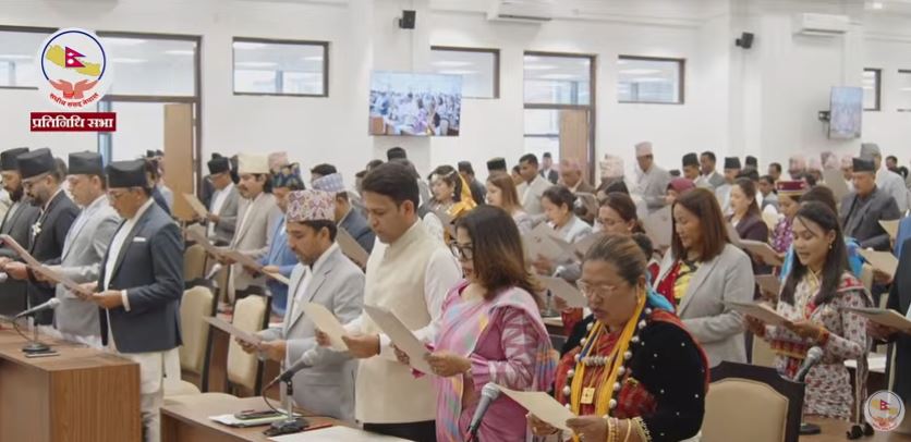 <span class='c1'>शपथ ग्रहण अघि के</span> <span class='c2'>भने नवनिर्वाचित सांसहरुले ?</span>