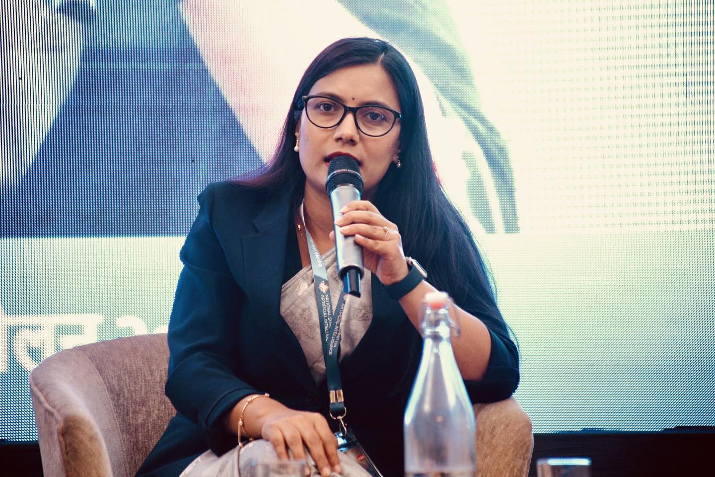 <span class='c1'>चितवन ३ मा सोविता गौतमको</span> <span class='c2'>अग्रता, रेनु दाहाल पछाडि</span>