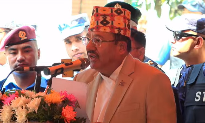 <span class='c1'>जुनसुकै देशमा निर्वाचन बाहेक अन्य विकल्प</span> <span class='c2'>नै छैन् : आयुक्त भण्डारी</span>