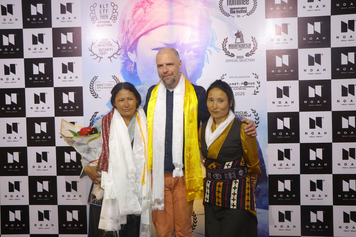 <span class='c1'>डकुमेन्ट्री ‘स्नो लियोपार्ड सिस्टर्स’को</span> <span class='c2'>नेपाल प्रिमियर सम्पन्न</span>