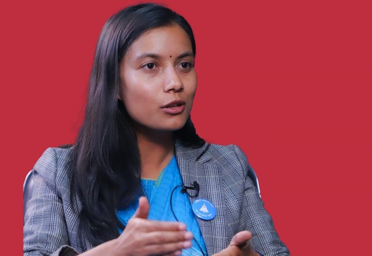 <span class='c1'>रेनु दाहाललाई पराजित गर्दै</span> <span class='c2'>सोविता गौतम निर्वाचित</span>