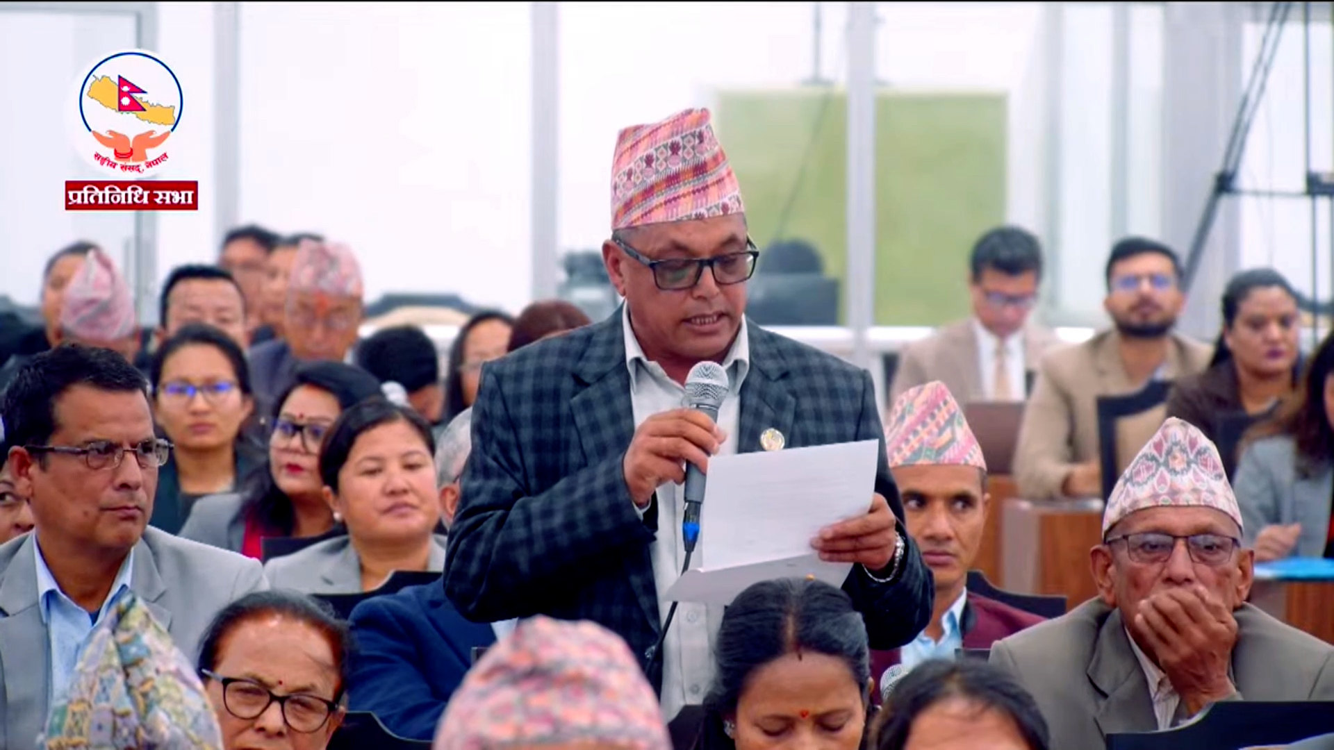 <span class='c1'>सांसद रोकायाको हवाई भाडा</span> <span class='c2'>नियन्त्रण गर्न माग</span>