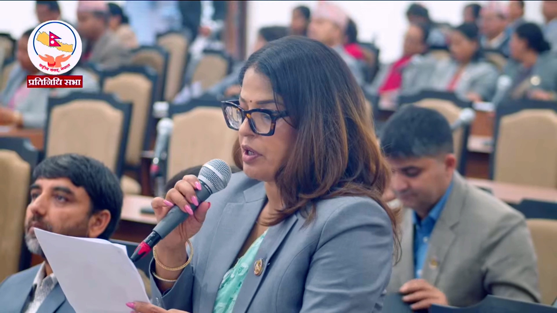 <span class='c1'>तीन दशकको कुशासन भ्रष्टाचारले युवामा बढ्दो</span> <span class='c2'>निराशा र बेरोजगारी : सांसद अधिकारी</span>