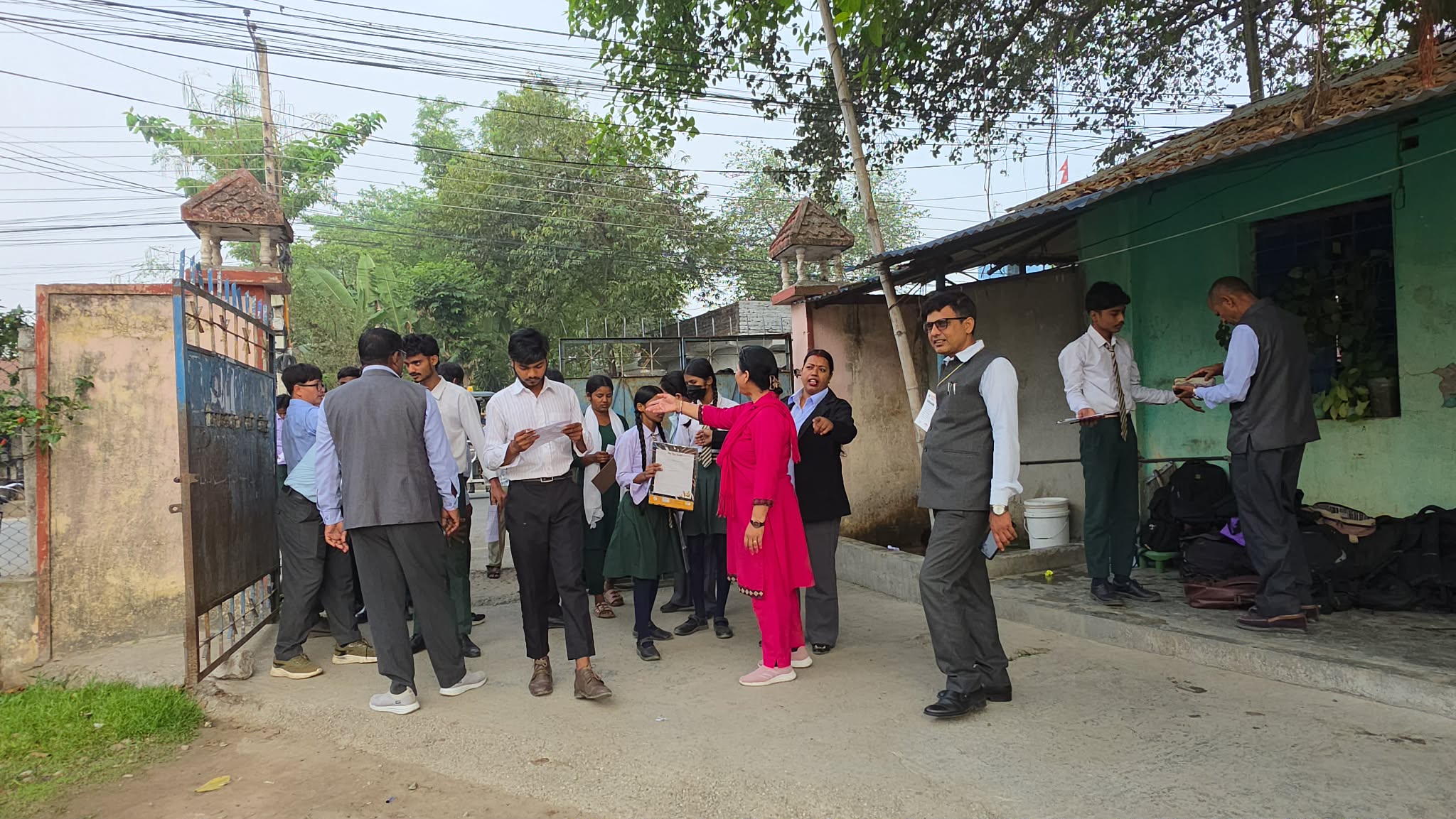 <span class='c1'>सर्लाहीमा एसईई प्रश्नपत्र आउट</span> <span class='c2'>गर्ने युवक पक्राउ</span>