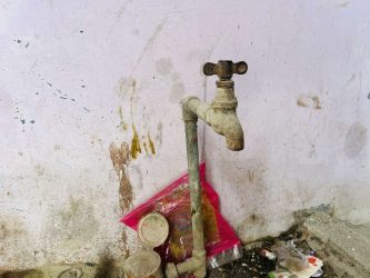 <span class='c1'>सातवर्षदेखि धारामा पानी छैन, महिनैपिच्छे</span> <span class='c2'>बिल बुझाउँछन् विराटनगरको सरोचियाटोलवासी</span>