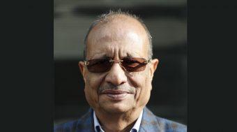 <span class='c1'>शंकर समूहका अध्यक्ष</span> <span class='c2'>अग्रवाल पक्राउ</span>