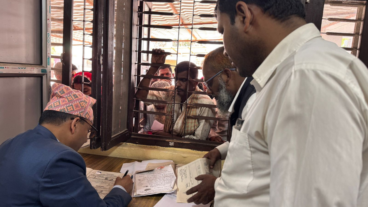 <span class='c1'>प्रशासनमा प्रजिअको ‘कमान्ड’:  सिडियो आफैं</span> <span class='c2'>नागरिकता फाँटमा खटिएपछि सेवाग्राही उत्साहित</span>