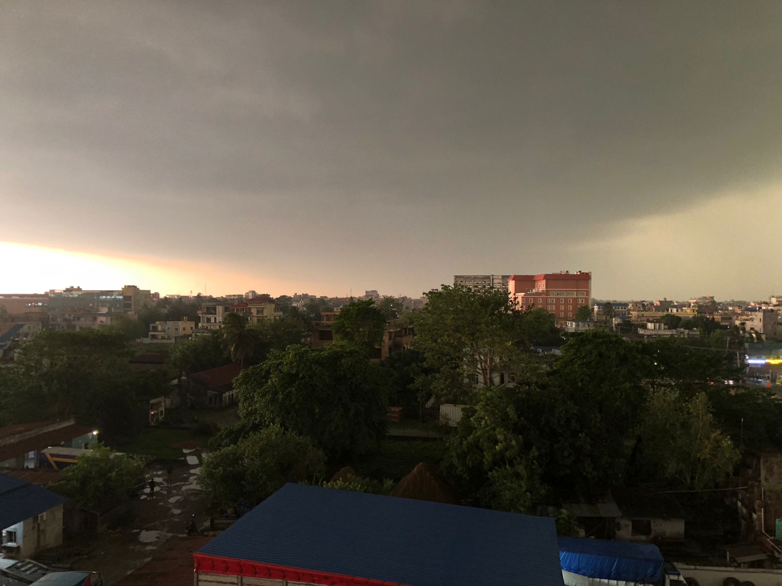 <span class='c1'>मोरङमा पनि हावाहुरी र मेघगर्जनसहित</span> <span class='c2'>वर्षाको सम्भावना, सतर्क रहन आग्रह</span>