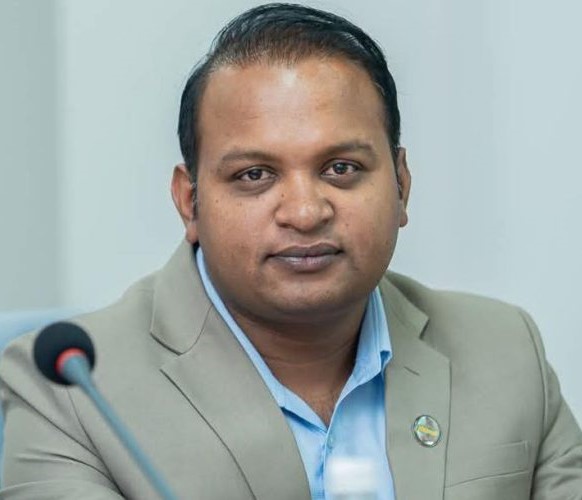 <span class='c1'>नियुक्त भएको १४ दिनमै</span> <span class='c2'>श्रम मन्त्री साह पदमुक्त</span>