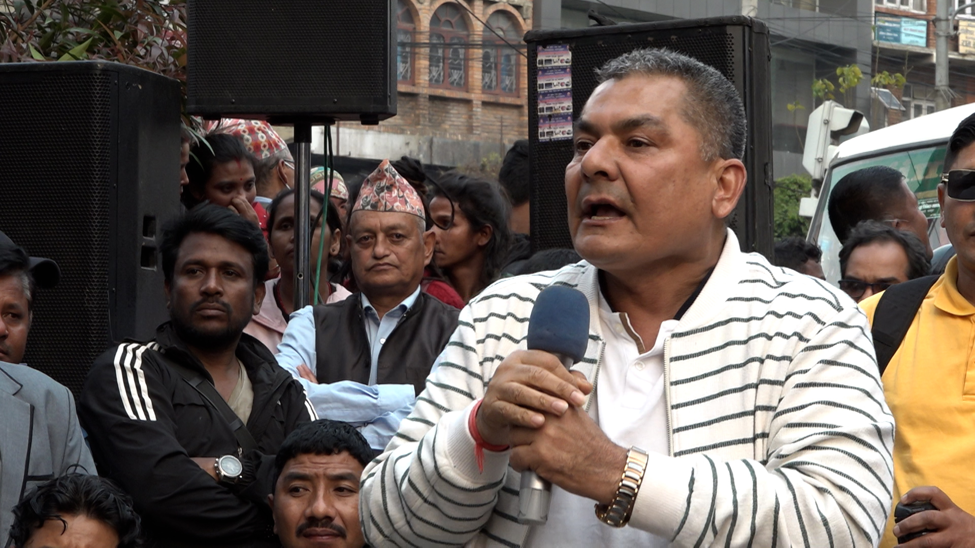 <span class='c1'>दुर्गा प्रसाईंविरुद्ध</span> <span class='c2'>मुद्दा दायर</span>